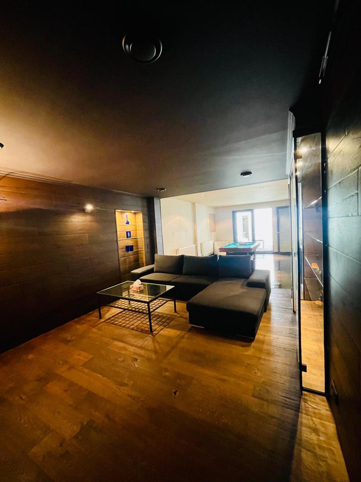 Down Town Spacious Loft Retreat With Private Parking Brussels Exterior photo