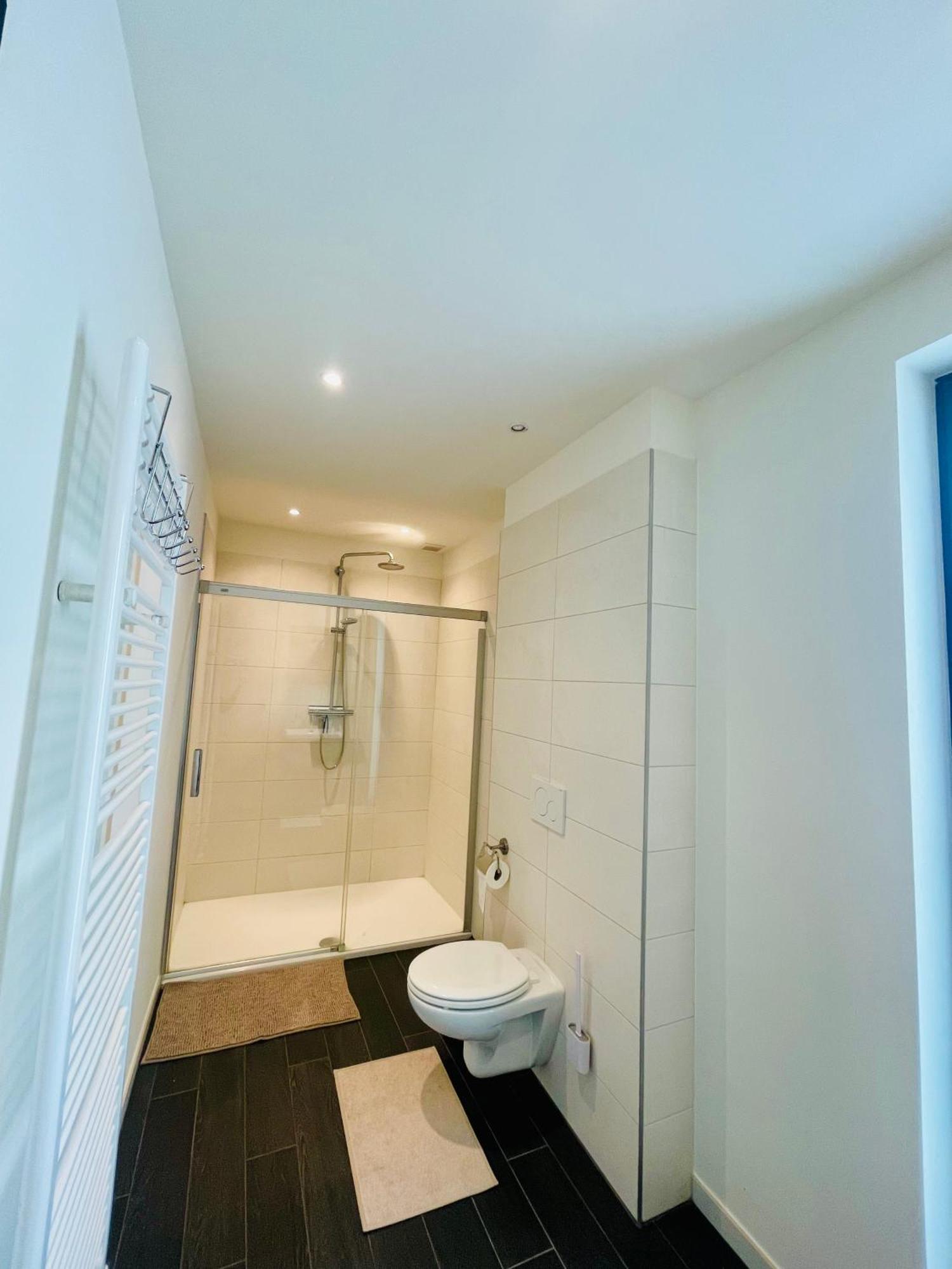 Down Town Spacious Loft Retreat With Private Parking Brussels Exterior photo
