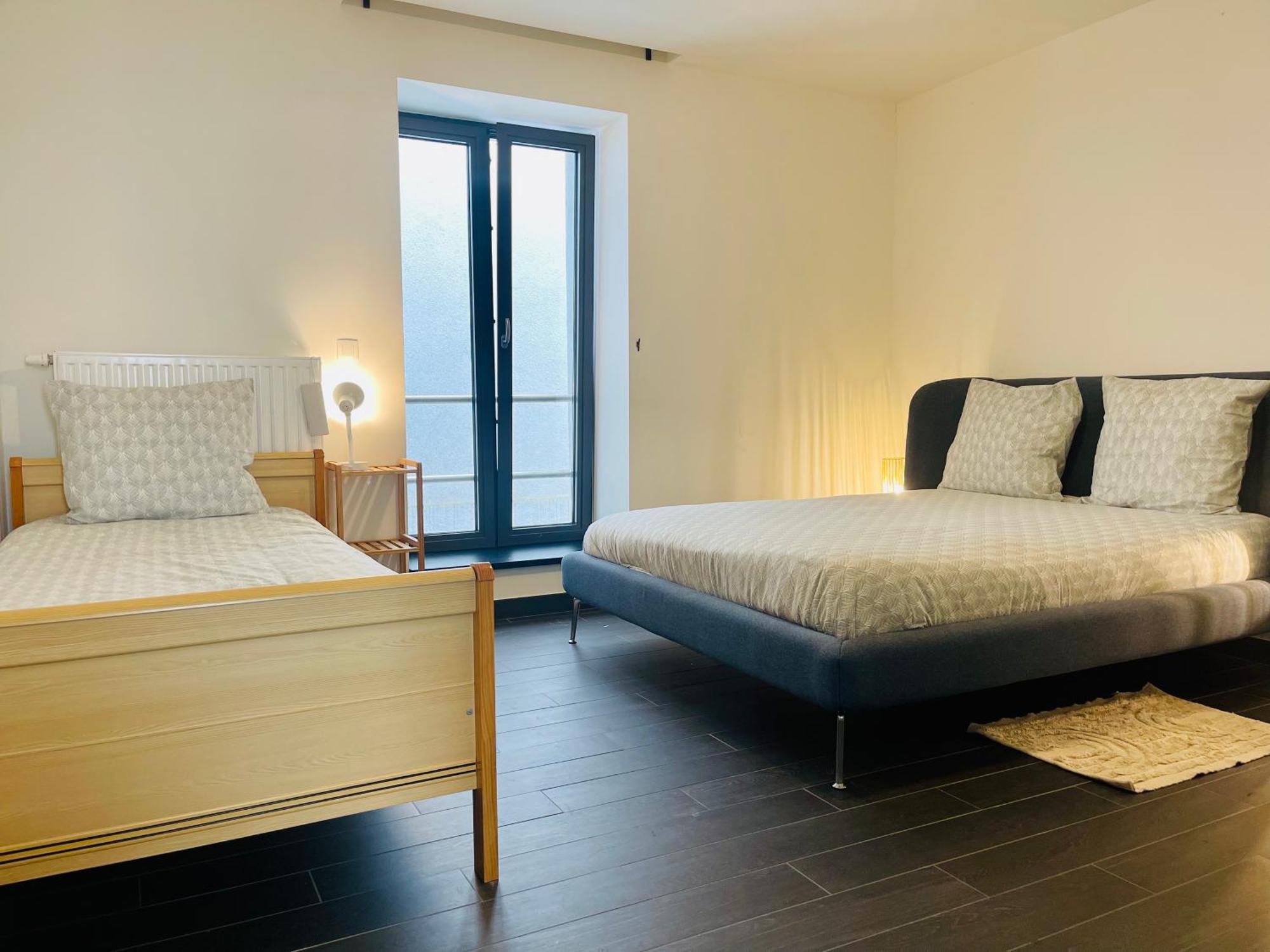 Down Town Spacious Loft Retreat With Private Parking Brussels Exterior photo